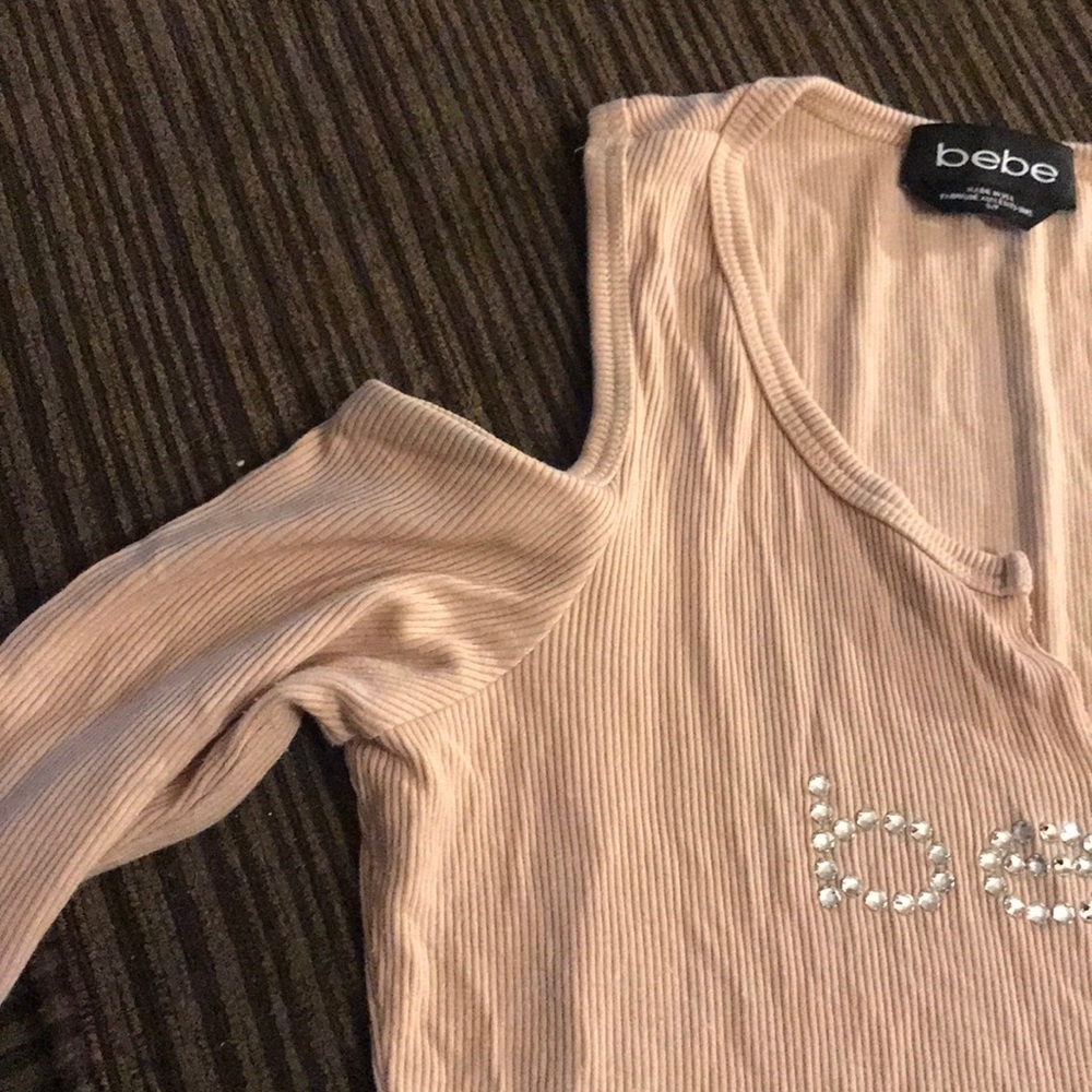 Bebe cut off shoulders shirt - Picture 4 of 5